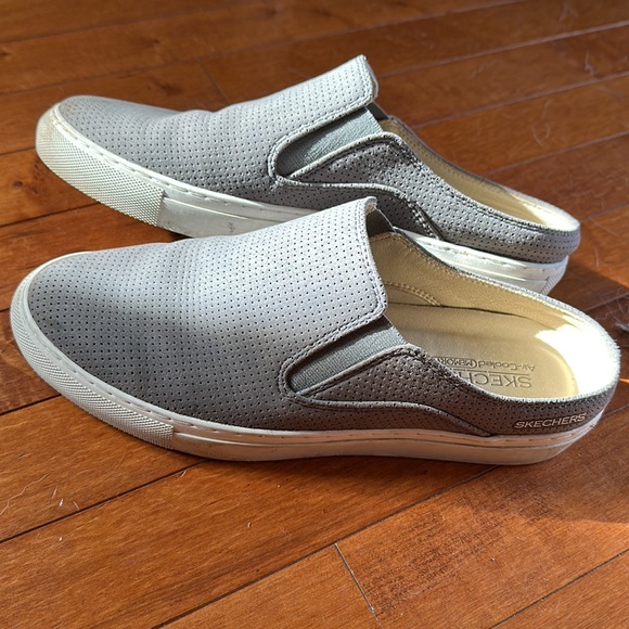 EUC Skechers sneaker mules - Picture 6 of 6